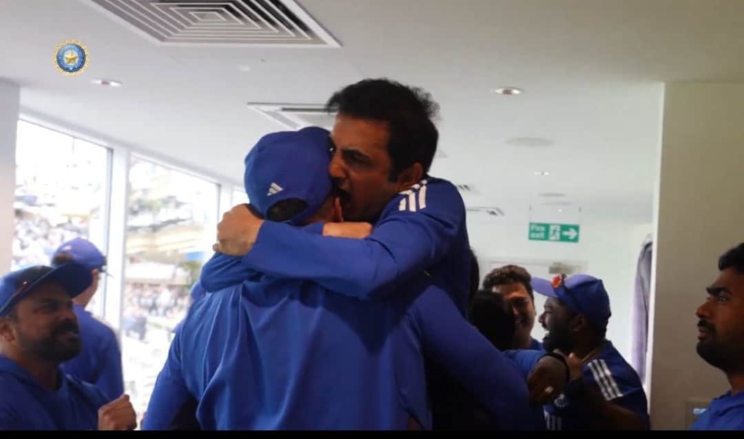 Gautam Gambhir leads Oval celebrations 